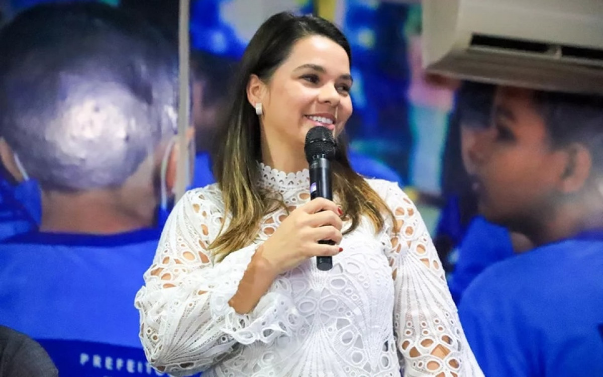 A secretária de Educação Ana Paula Gomes