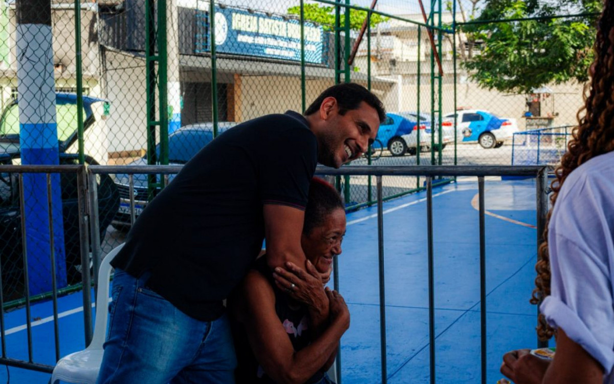 O prefeito Abraãozinho marcou presença da ação social da Prefeitura