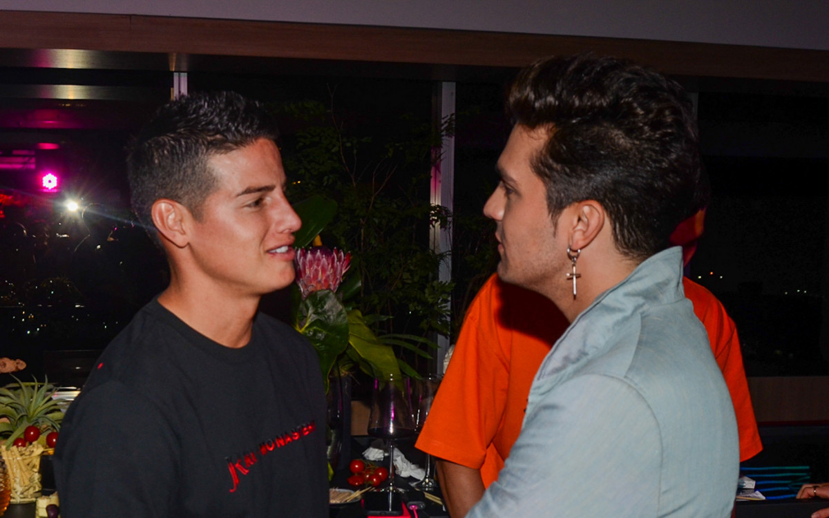 Luan Santana e James Rodriguez na inaugura&ccedil;&atilde;o do escrit&oacute;rio do cantor em S&atilde;o Paulo