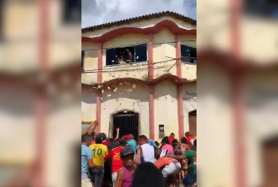 Vereador joga R$ 250 mil pela janela e acusa prefeito de suborno