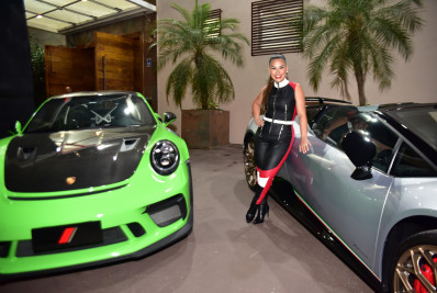 Simone Mendes se veste de piloto para aniversário do filho