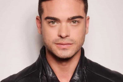 Mãe de Sidney Sampaio chega ao hospital e revela porque o filho se jogou