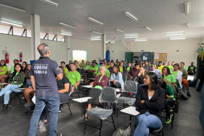 Secretaria de Ordem Pública entrega Estatuto do Idoso nos núcleos da Smel