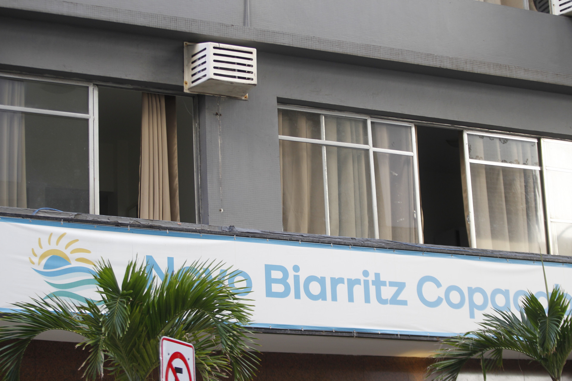 Fachada do hotel em Copacabana, na Zona Sul do Rio, onde o ator Sidney Sampaio, se jogou da janela, na manhã desta sexta (4) - Reginaldo Pimenta/Agência O Dia