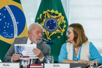 'Minha permanência depende de Lula', diz presidente da Caixa