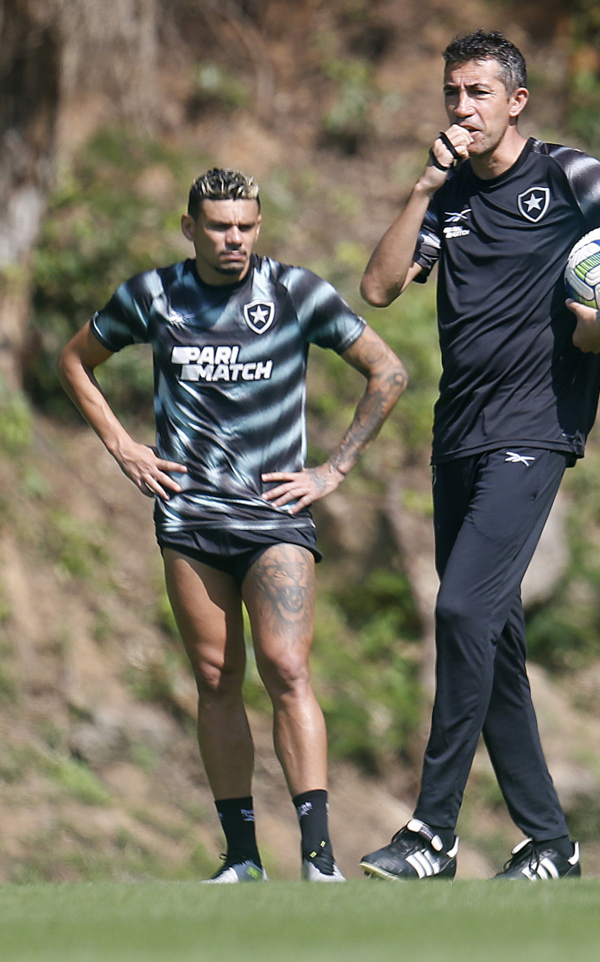 Tiquinho e Bruno Lage em treino do Botafogo
 - Vitor Silva / Botafogo