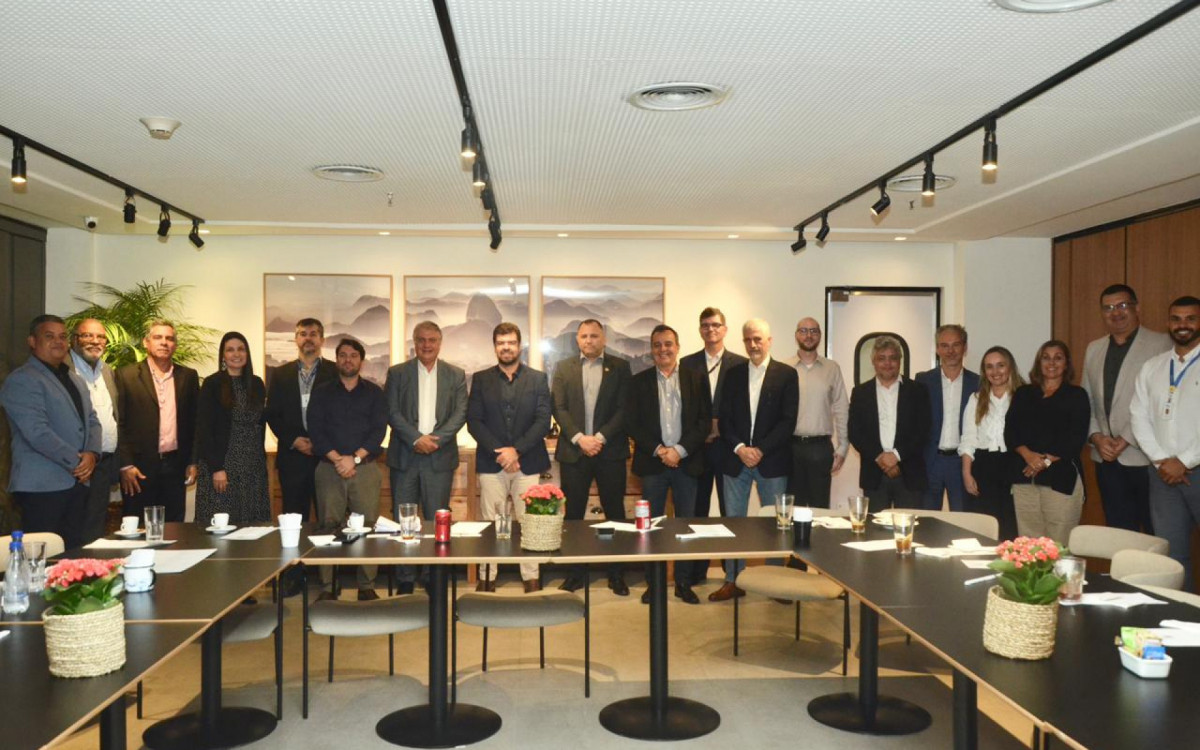 Assunto foi debatido durante encontro nesta segunda-feira (7)