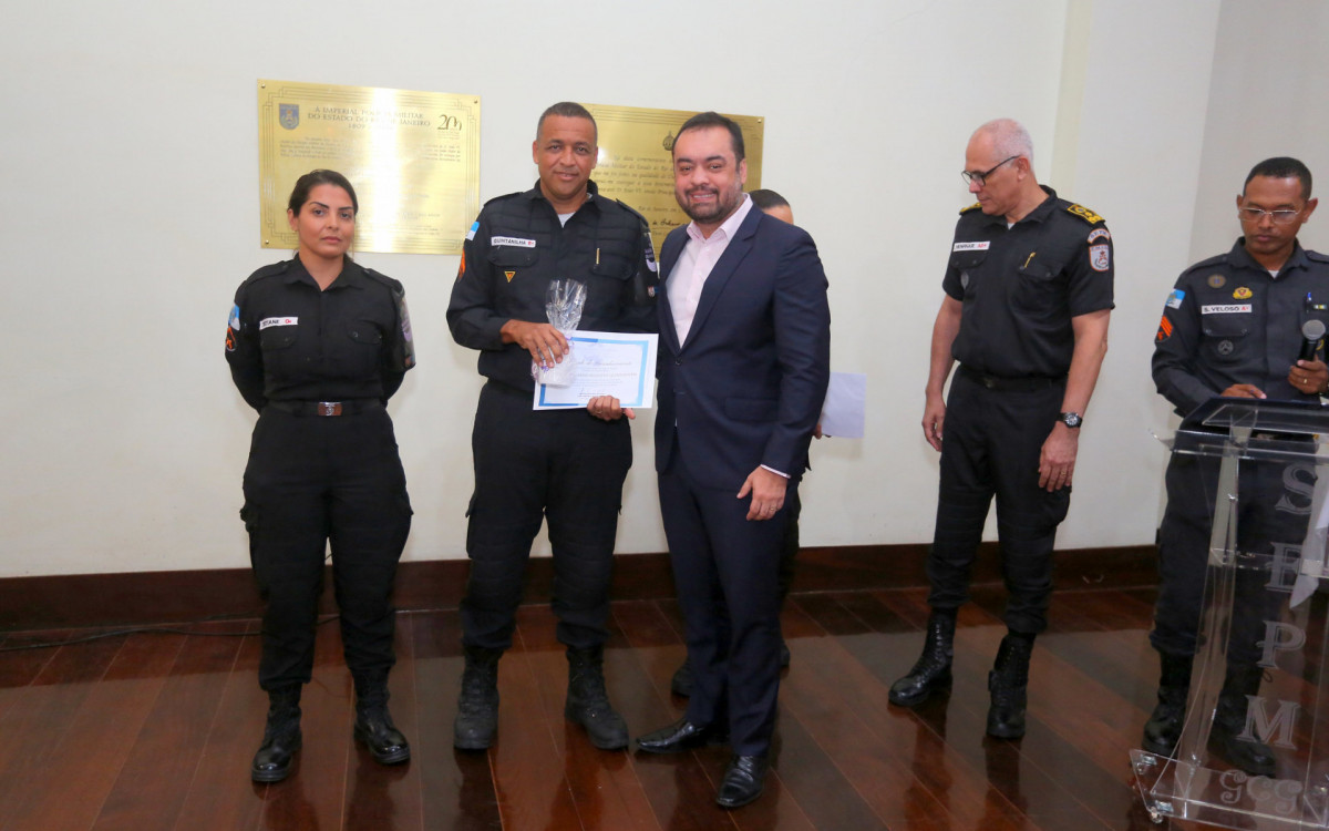 Homenagem aos agentes da Patrulha Maria da Penha e em celebração aos quatro anos do programa - Philippe Lima/Governo do Rio