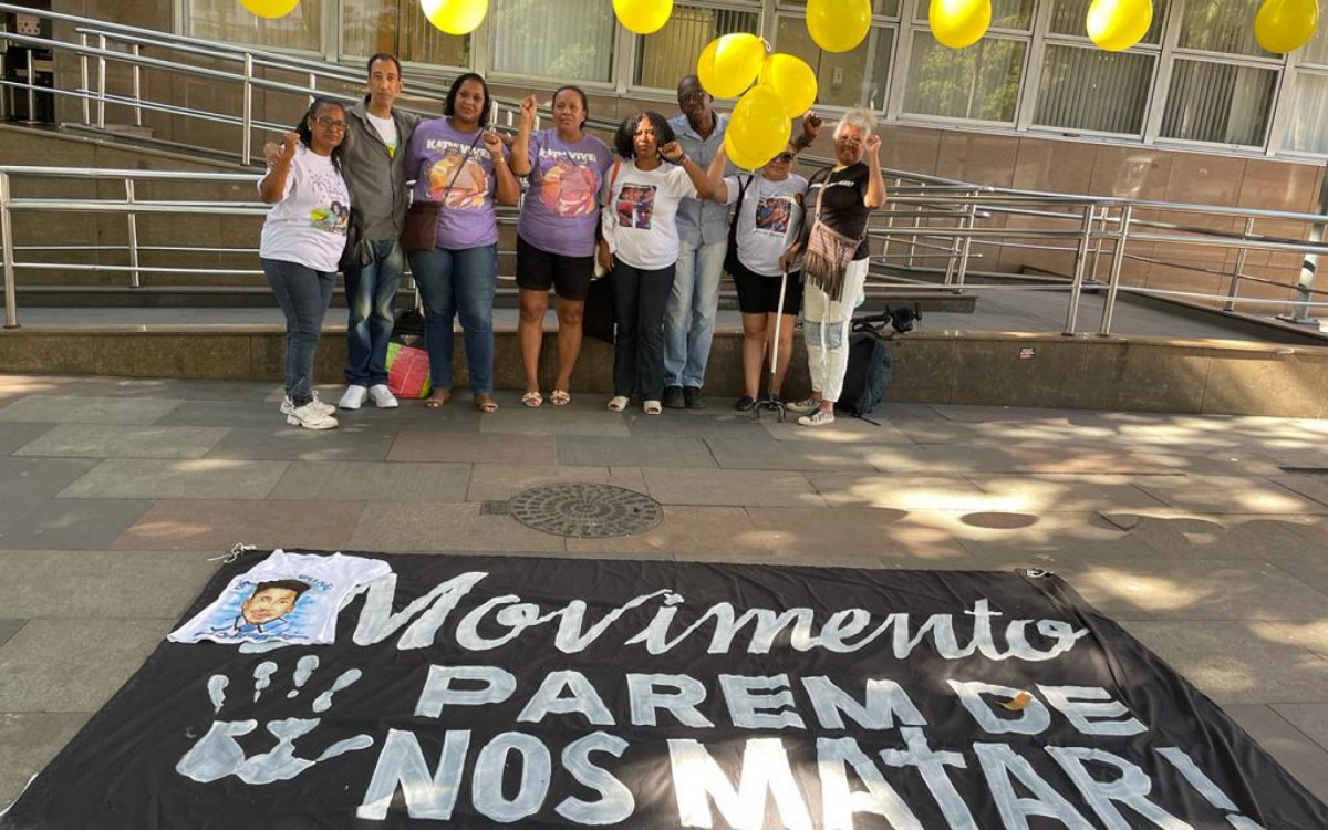 Familiares e amigos se reuniram para a nova audiência do julgamento do caso de Kathlen Romeu