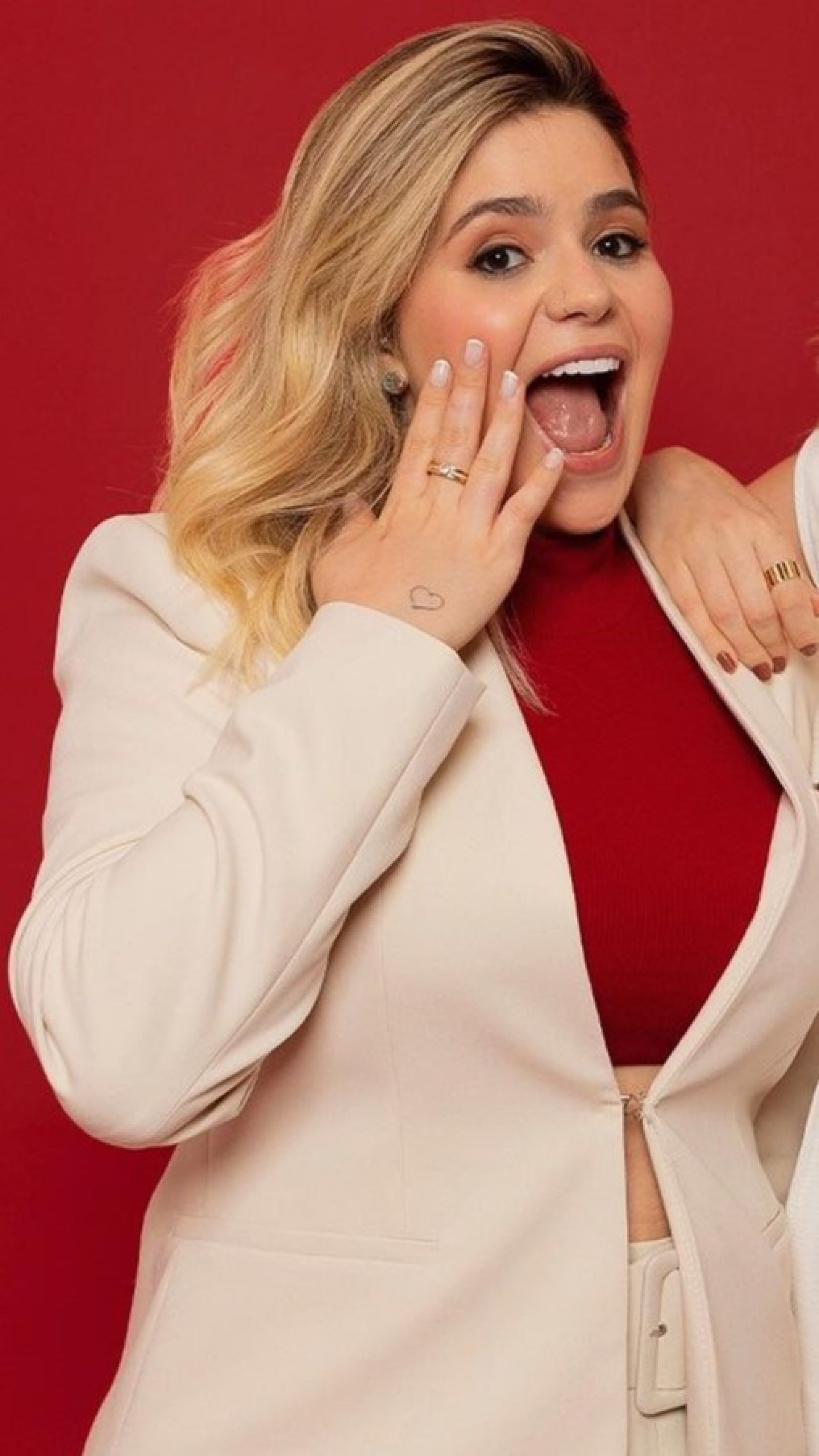 A youtuber Viih Tube, de 22 anos, compartilhou no Instagram, nesta segunda-feira (7), que costuma ouvir a filha, de 4 meses, chorar enquanto toma banho - Reprodu&ccedil;&atilde;o / Instagram 