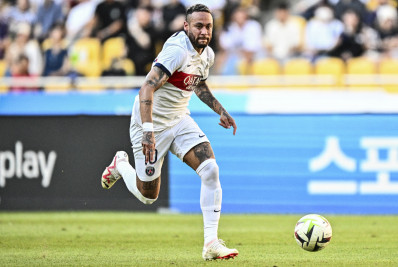 Pai de Neymar nega que o filho tenha pedido para deixar o PSG