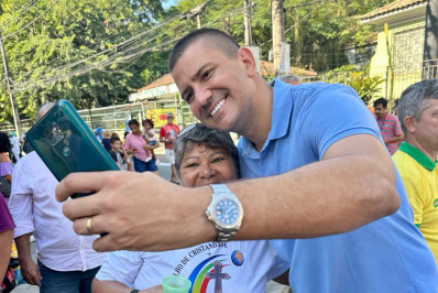 Parlamentar ouve demandas da população em Gabinete na Rua