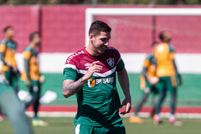 Nino faz tratamento intensivo e dieta para estar em plenas condições contra o Boca