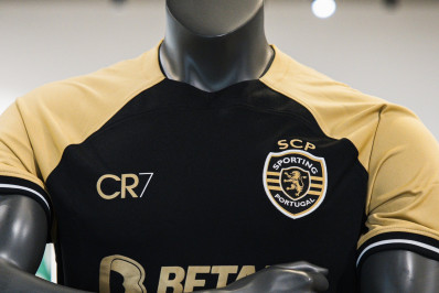 Clube português lança camisa com marca de CR7 na blusa