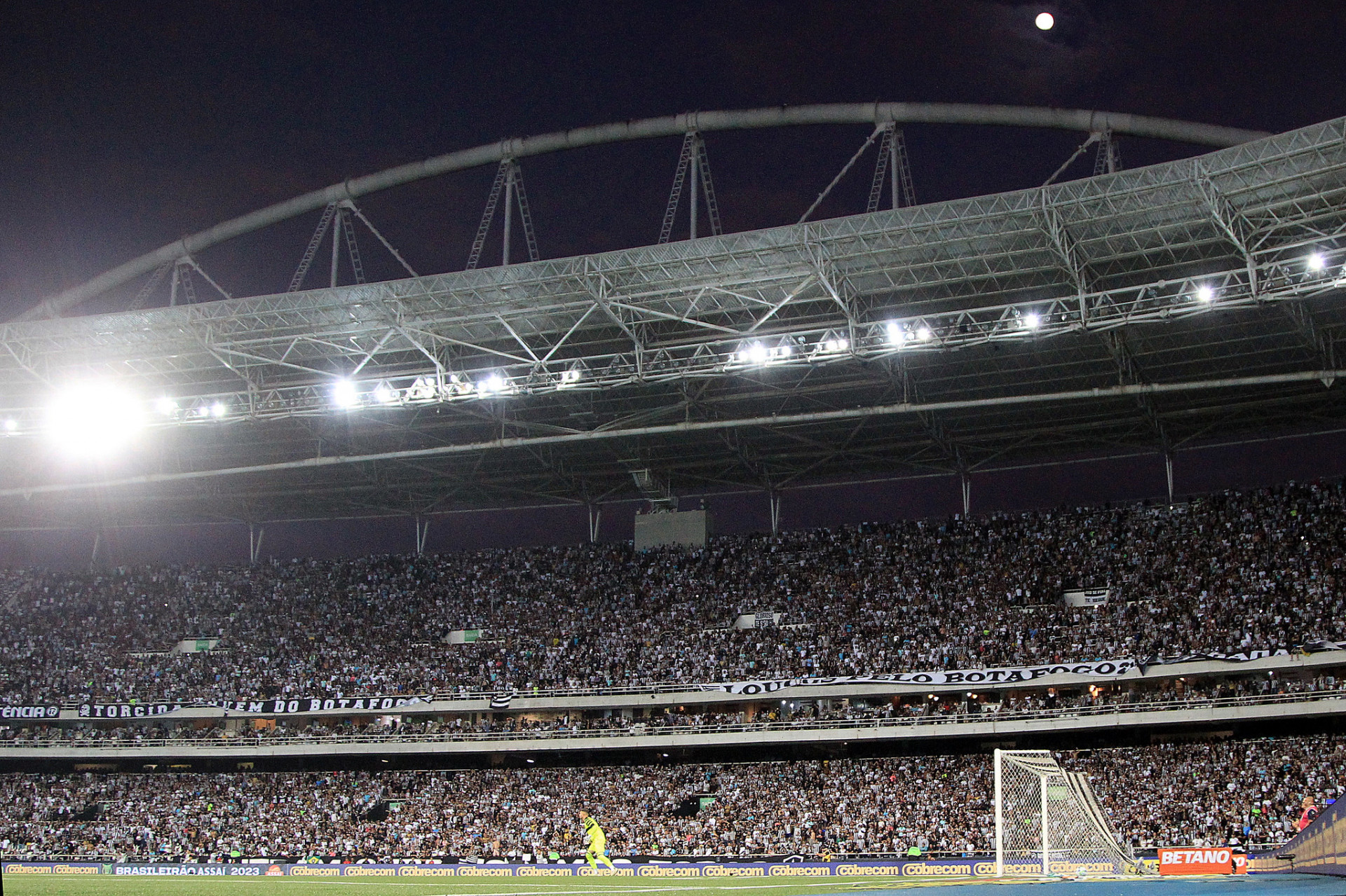 Ingressos esgotados para o clássico entre Santos e São Paulo na