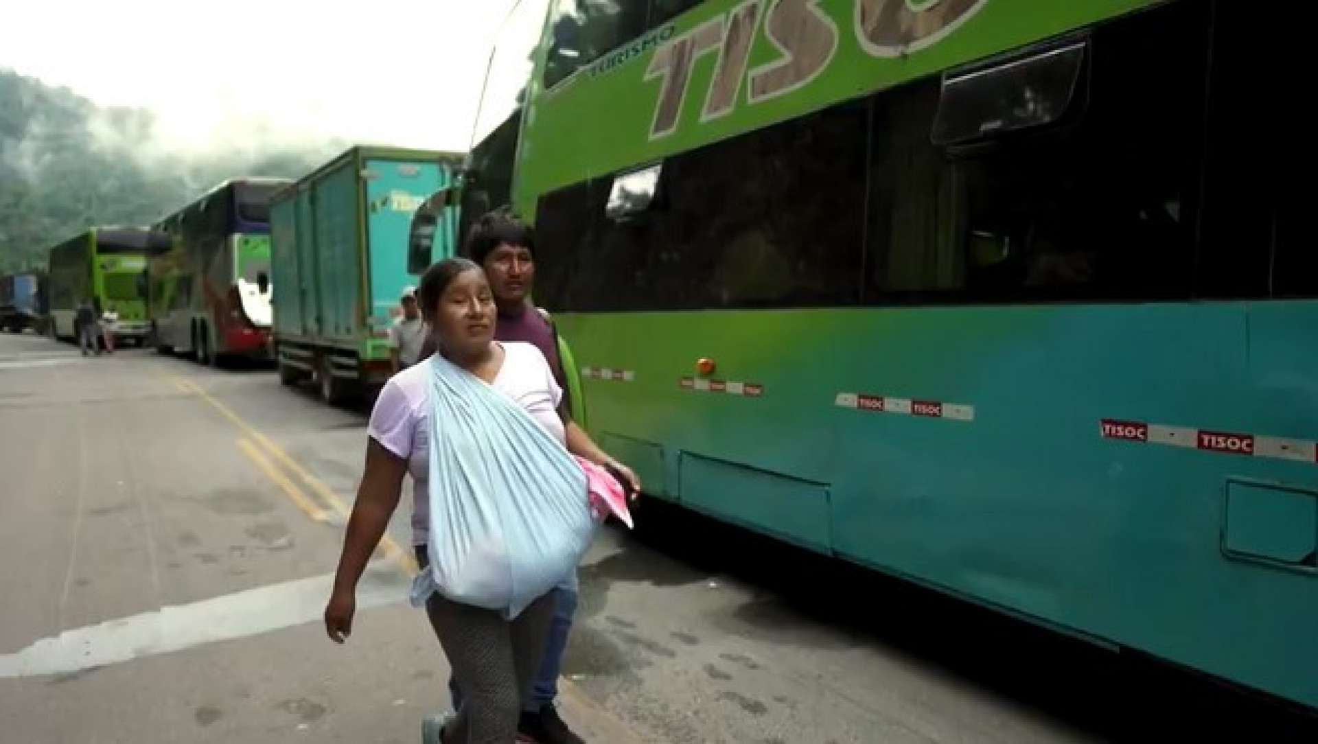 'Profissão Repórter' embarca em viagem de ônibus mais longa do mundo - Reprodução/Globo