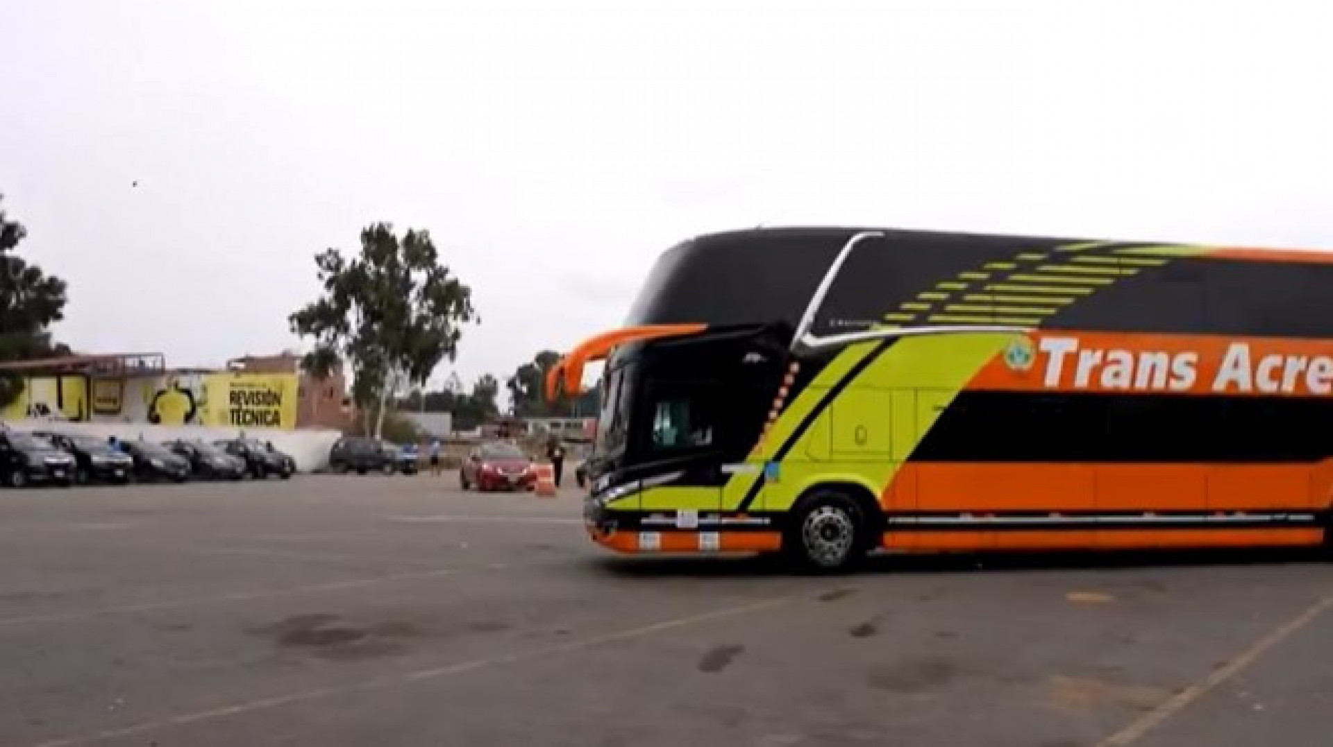 'Profissão Repórter' embarca em viagem de ônibus mais longa do mundo - Reprodução/Globo