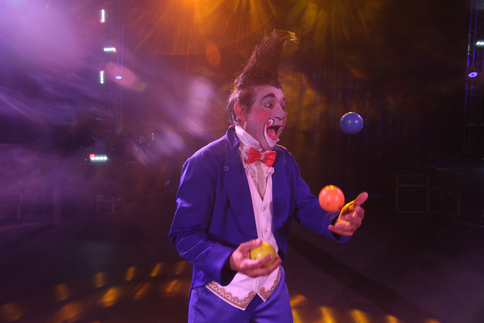 Celso Alberto Stevanovich, o palha&ccedil;o Matraca, trabalha no circo desde os 17 anos - Cl&eacute;ber Mendes/Ag&ecirc;ncia O Dia