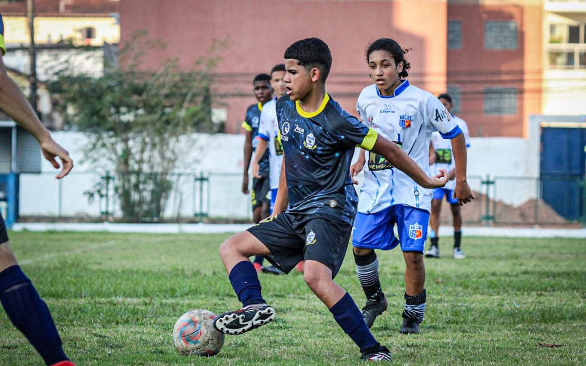 Sub-17 venceu de virada por 2x1 com gols de Breno e Miguel