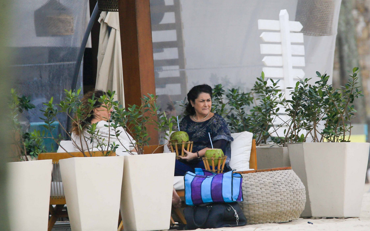 Eliane Giardini e Inez Viana gravaram cenas de \'Terra e Paixão\' na Zona Sul do Rio 