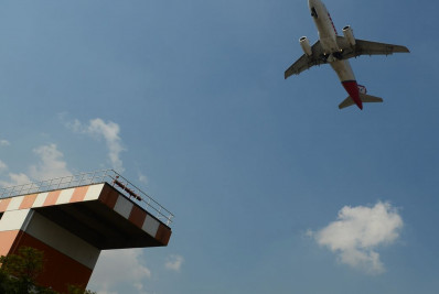 Proporção de passageiros afetados por cancelamentos de voos dá salto em 2023, aponta levantamento