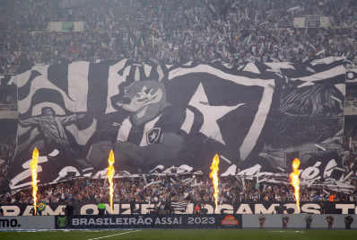 Com alguns setores já esgotados, Botafogo abre venda para o público geral para duelo com o Bahia