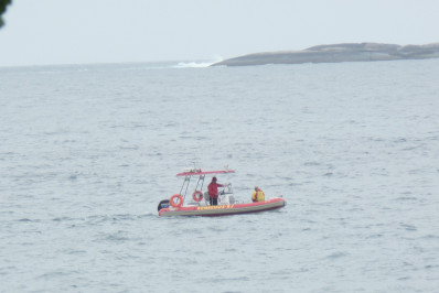 Equipes de buscas dos Bombeiros encontram corpo na Praia do Recreio