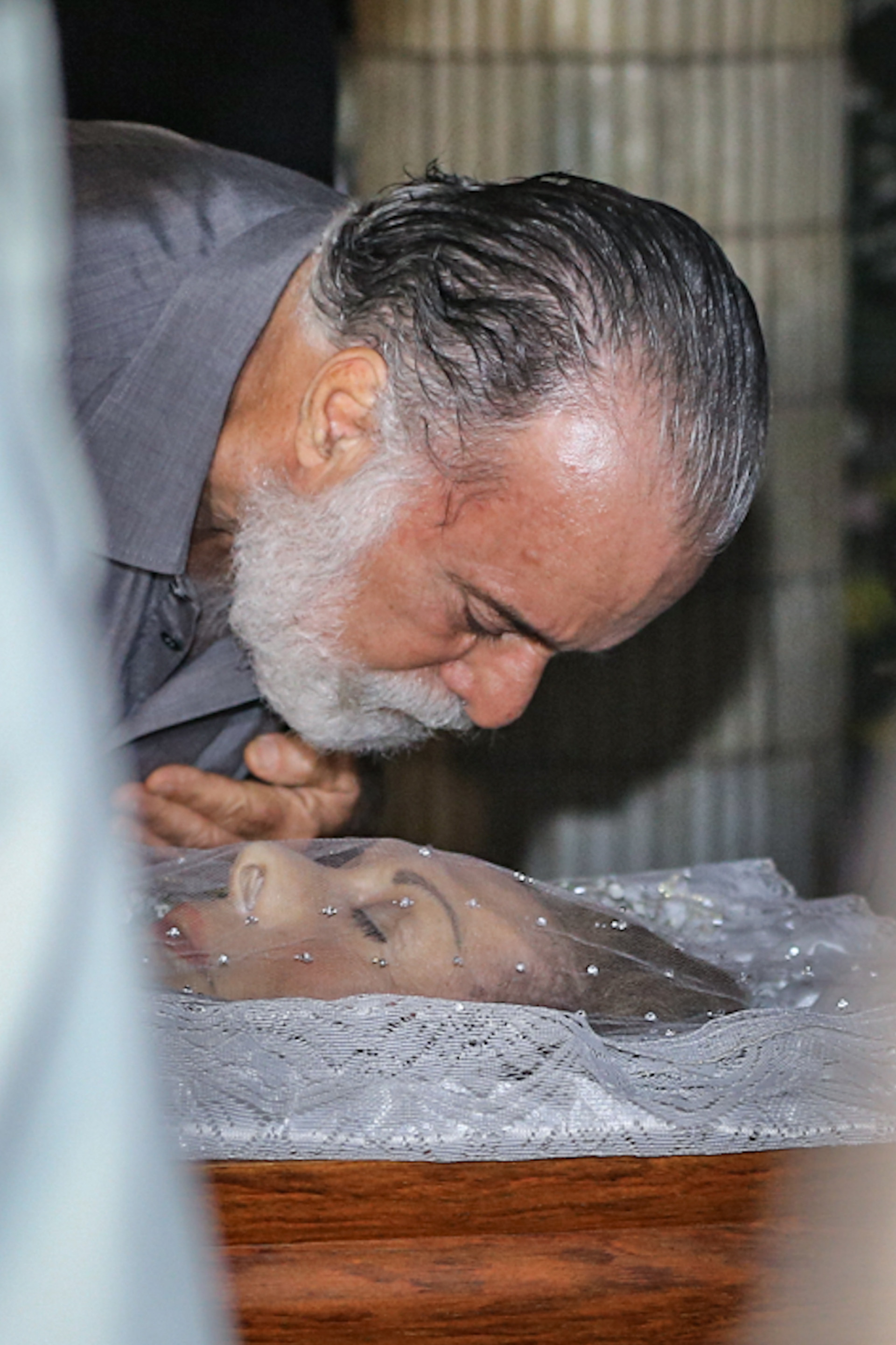 Tony Ramos se despediu da madrinha de casamento Aracy Balabanian - Foto: Victor Chapetta/AgNews