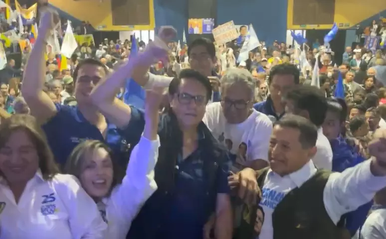 Candidato presidencial equatoriano é morto a tiros após comício