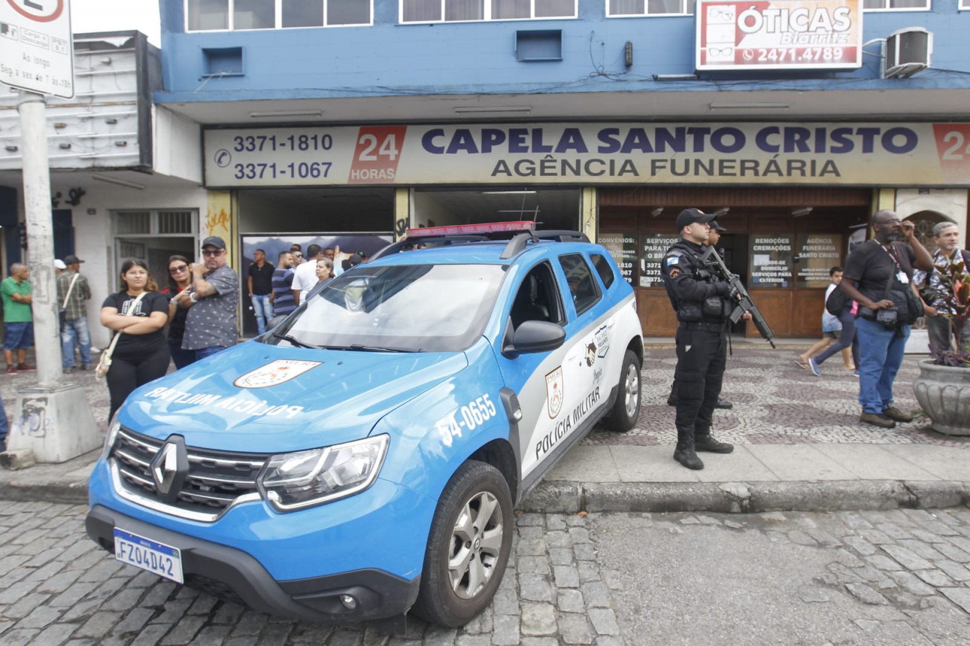 Viatura da Polícia Militar reforçou o policiamento no velório de Zico Bacana - Reginaldo Pimenta/Agência O Dia
