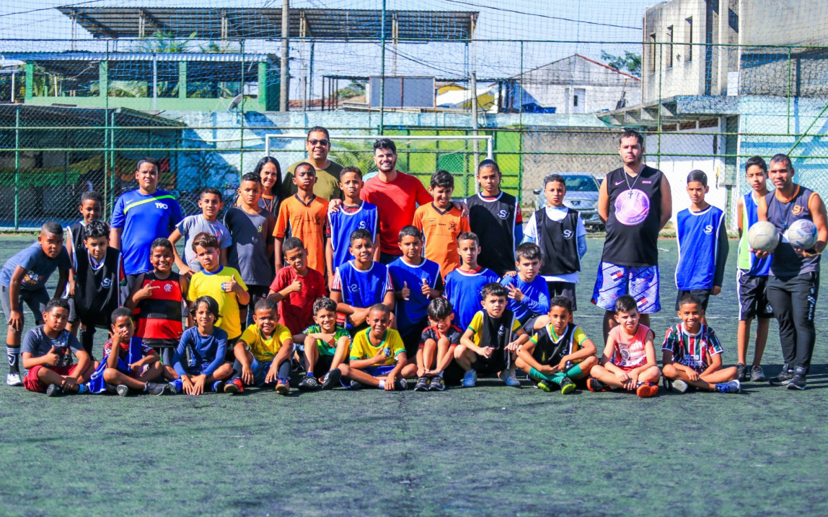 Secretário especial de Esportes e Lazer com integrantes do Projeto Saúde + Feliz