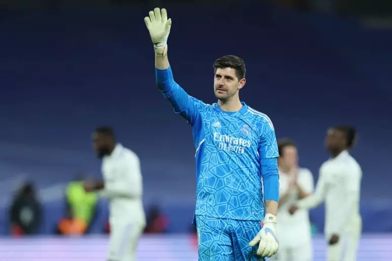 Com lesão de Courtois, Real Madrid faz contato por goleiro espanhol