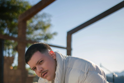 ‘Interessante’: Ferrugem trilha novos caminhos em álbum de inéditas