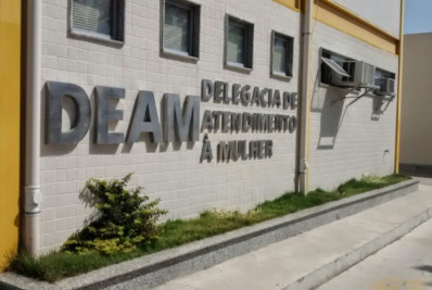 Homem é preso em Cabo Frio por agredir esposa na frente das filhas