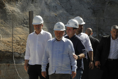 Lula diz que o Rio 'voltará a fazer navios', com plano de investimentos da Petrobras