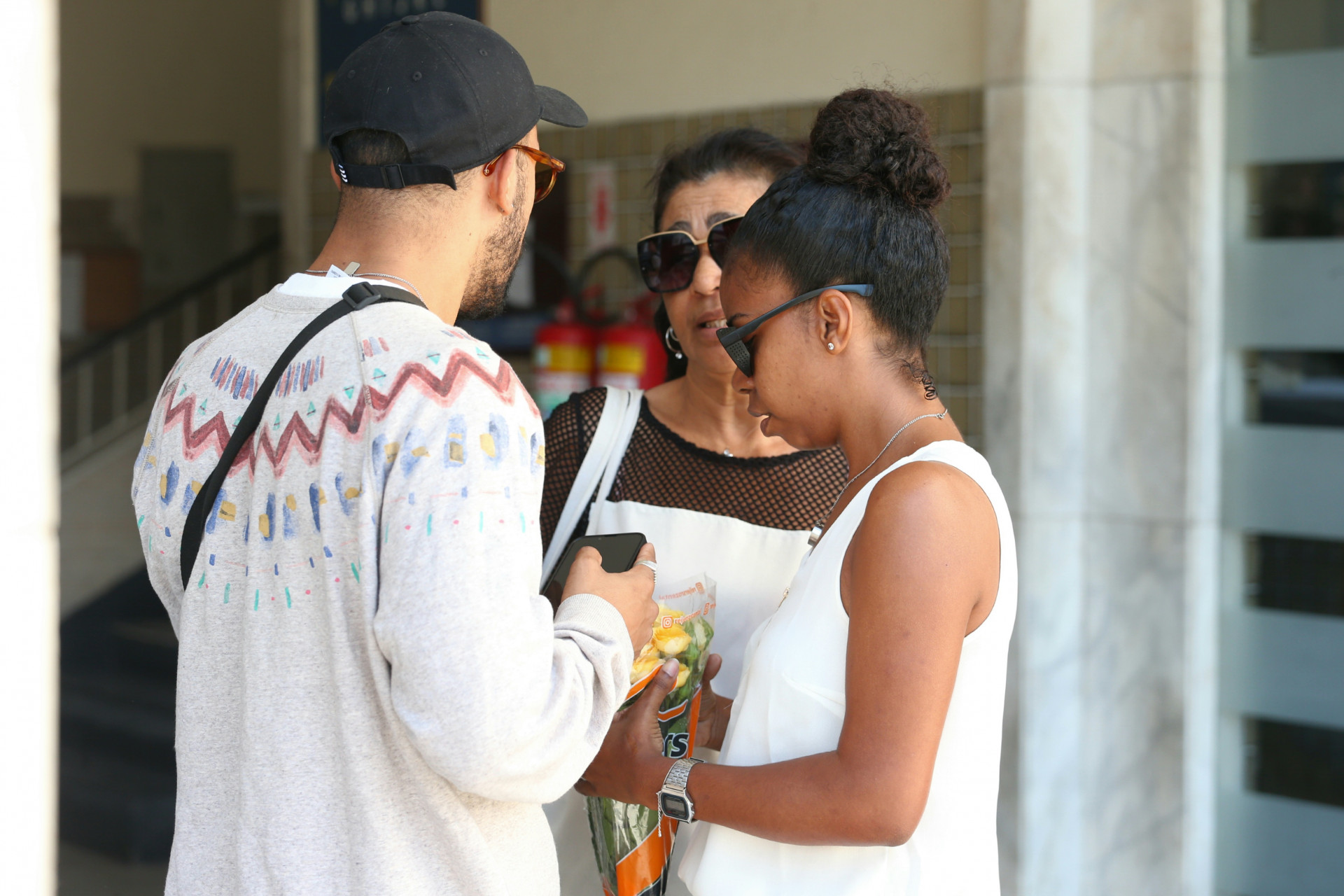 Familiares do modelo Suede de Oliveira estiveram em seu vel&oacute;rio no Cemit&eacute;rio do Caju - Cleber Mendes/Agencia O Dia