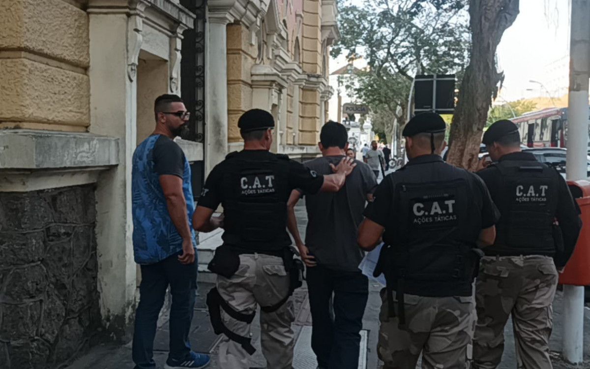 O homem foi conduzido à 76ª DP (Niterói)