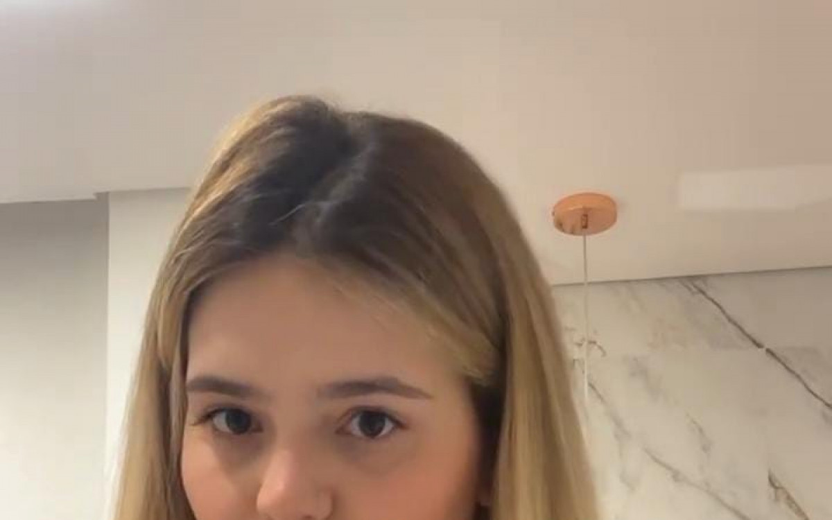 Viih Tube radicaliza e corta o cabelo por conta pr&oacute;pria