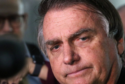 Investigação cita US$ 25 mil em dinheiro que seriam para Bolsonaro