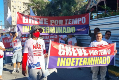 Após três dias de suspensão, metroviários retomam greve no Recife
