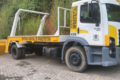 Retomada do serviço de caçambas retira mais de mil toneladas de entulho das ruas