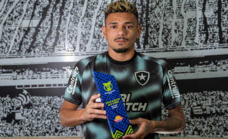 Com direito a número da sorte, Valentín Adamo é apresentado e fala em  'salto' na sua carreira ao chegar ao Botafogo - Lance!