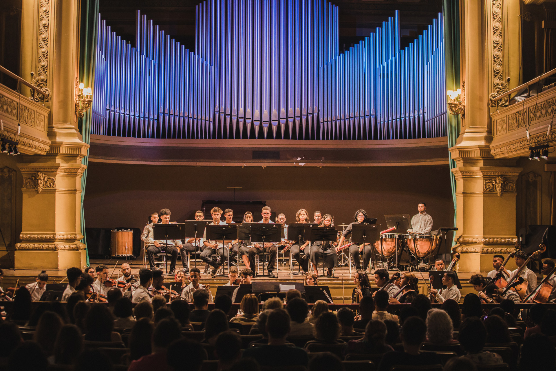 Orquestra Petrobras Sinfônica e a sua Academia Juvenil sobem ao palco do Theatro Municipal, juntas, pela primeira vez - Divulgação