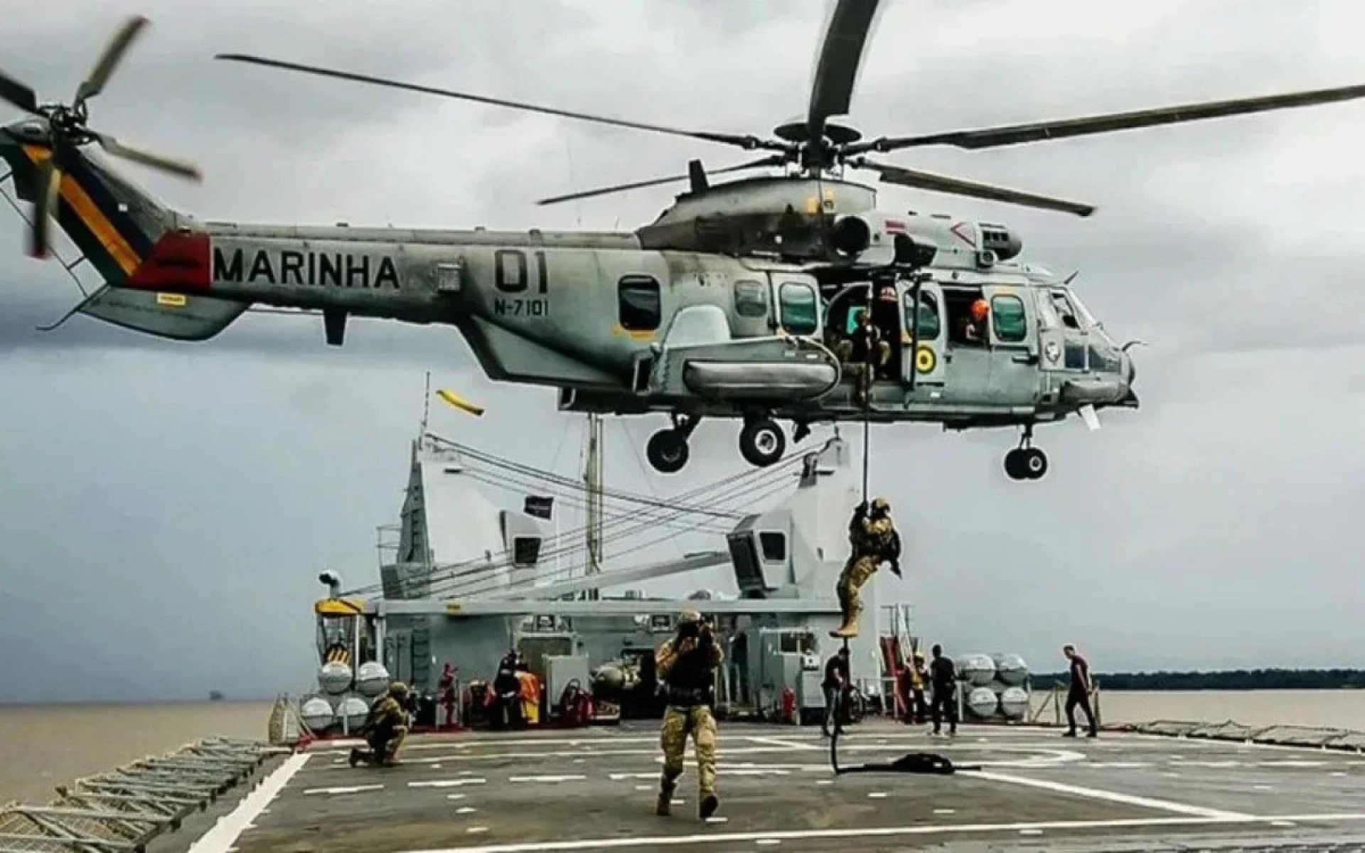 Helicóptero UH-15 Super Cougar - Reprodução / Marinha