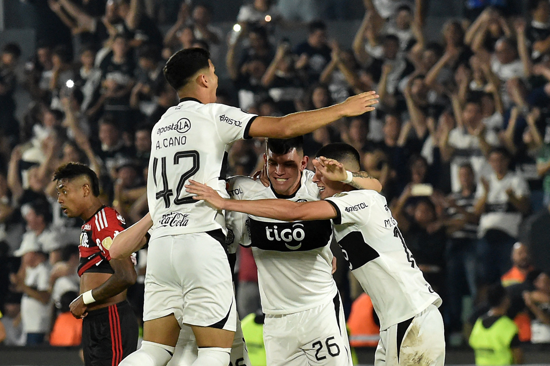 Estilo de jogo do Olimpia surpreende jogadores do Flamengo