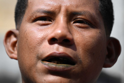 Pai das crianças que sobreviveram 40 dias na selva amazônica após acidente de avião é preso por abuso sexual