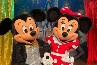 Pai entra de graça no Dia dos Pais na peça infantil do Mickey em Niterói