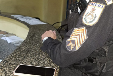 PM prende homem em Botafogo e apreende adolescente no Centro por furtos de celulares