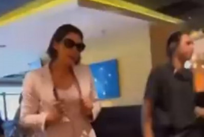 Maquiador de Michelle Bolsonaro joga água em mulher após ex-primeira dama ser provocada