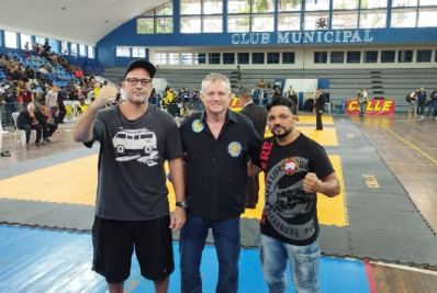 Alexandre Pequeno, lenda da Luta Livre Esportiva, recebe homenagem da CBLLE